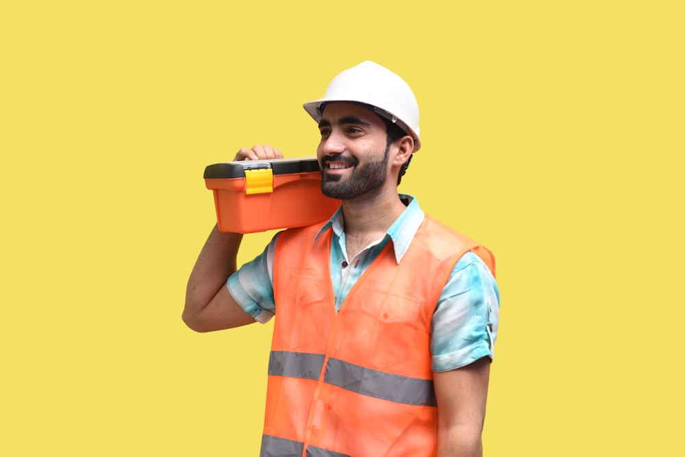 Рабочий на буровом объекте